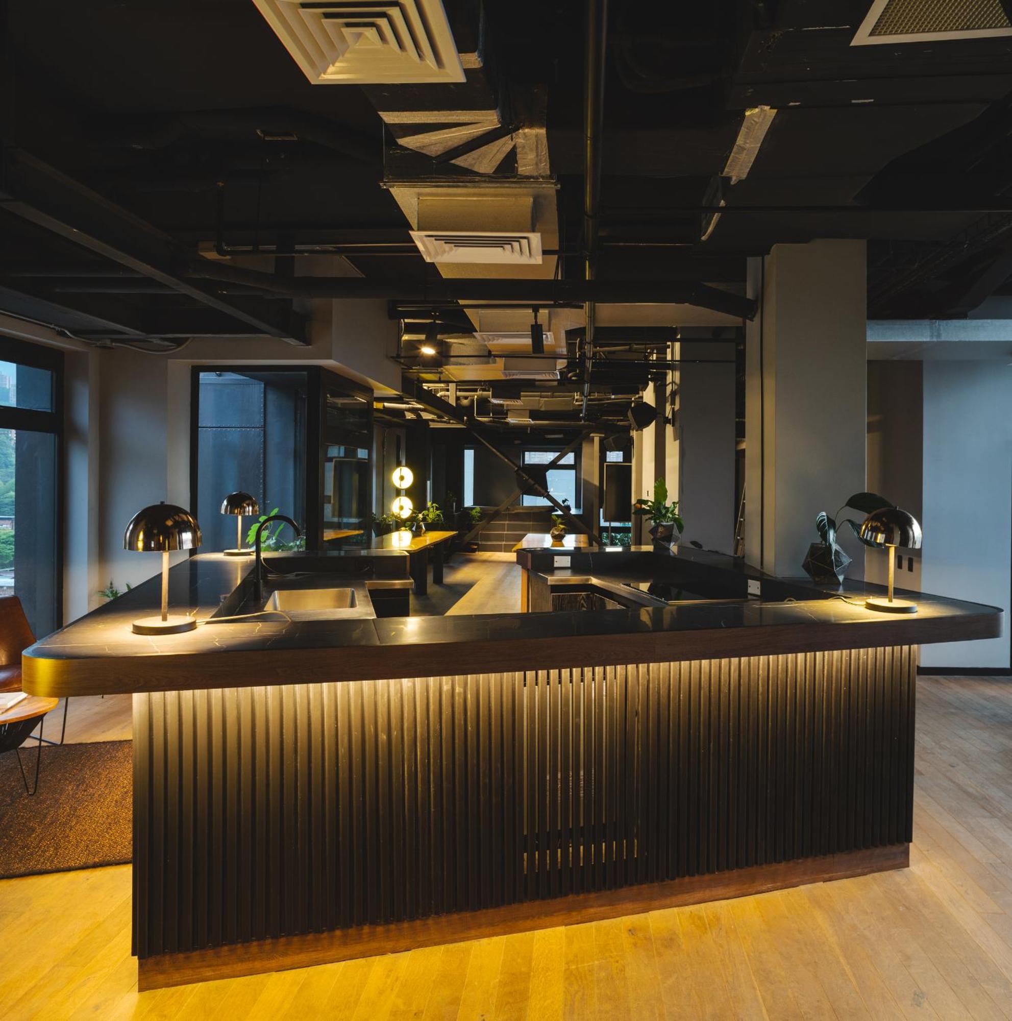 The Click Clack Hotel Medellín Esterno foto The interior of the new library