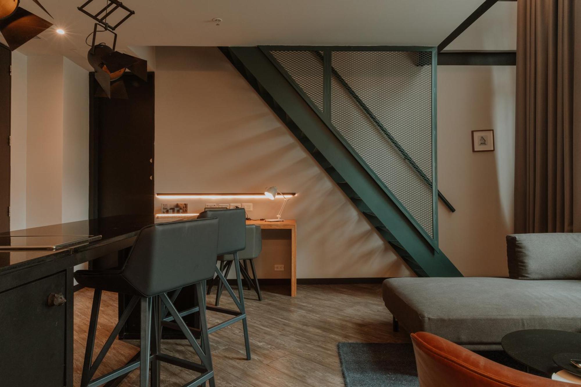 The Click Clack Hotel Medellín Esterno foto A suite at the hotel