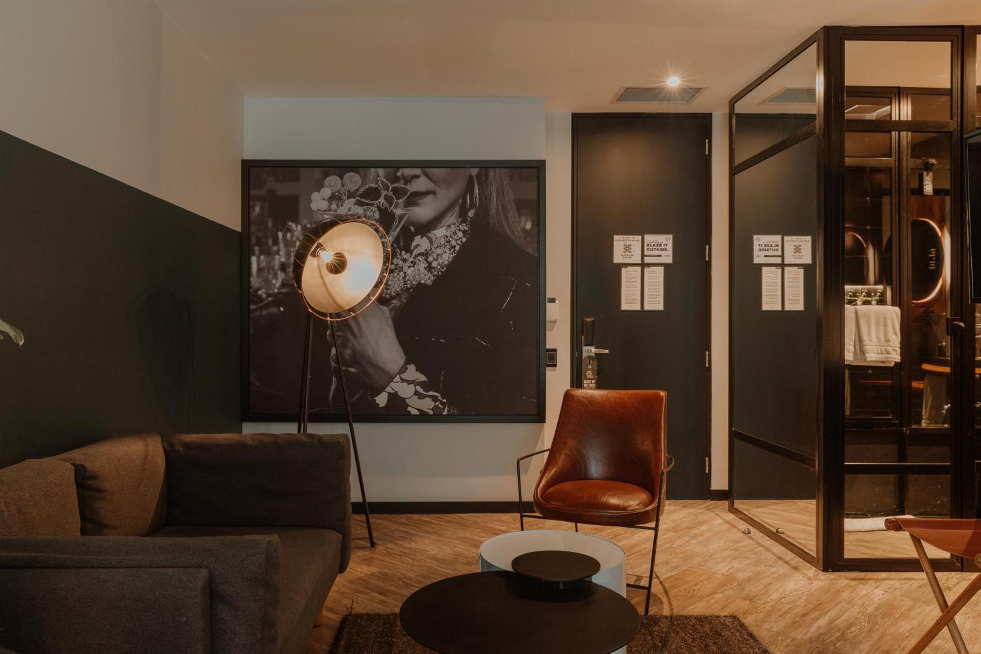 The Click Clack Hotel Medellín Esterno foto A room at the hotel