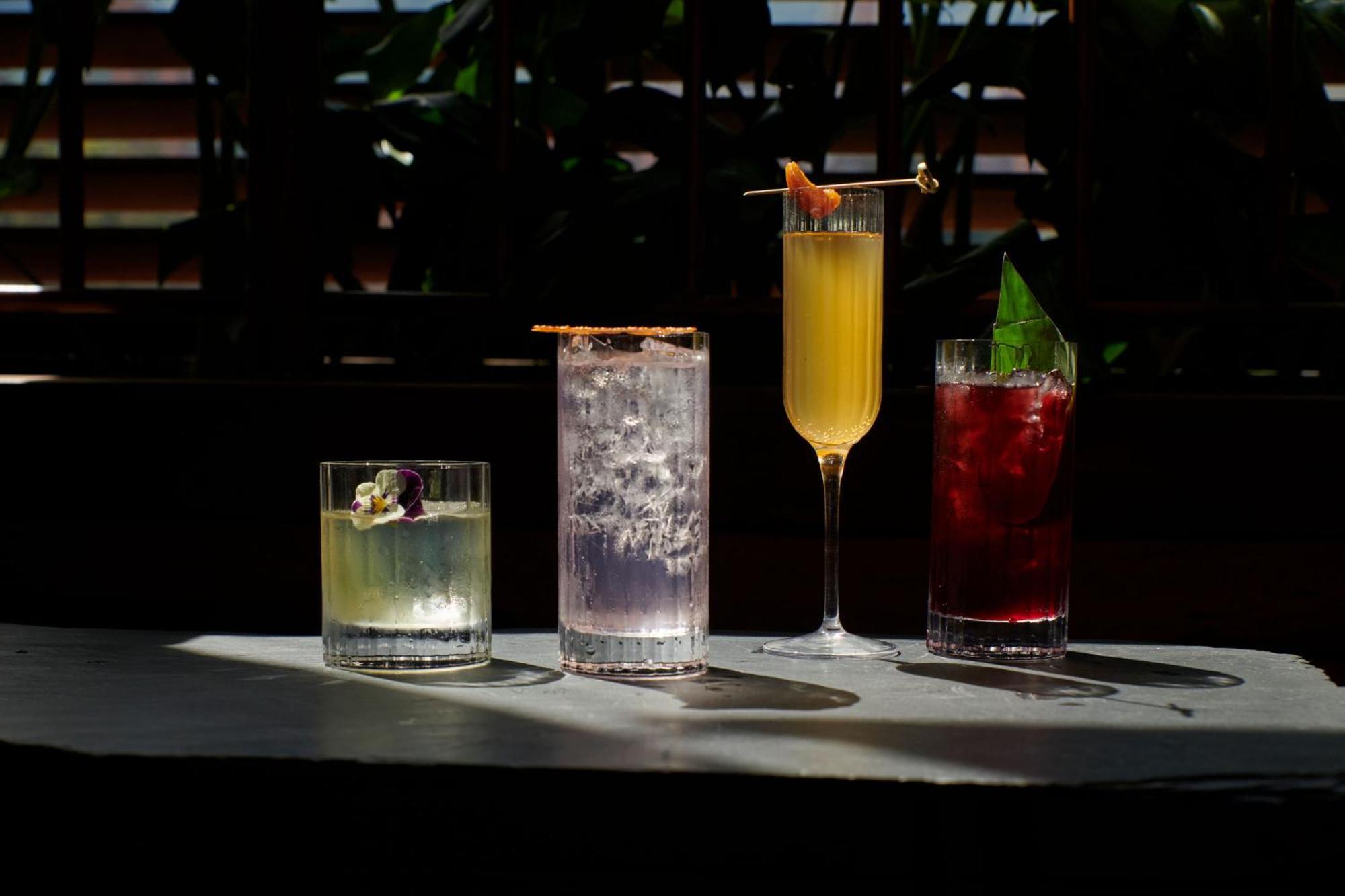 The Click Clack Hotel Medellín Esterno foto Cocktails at the bar