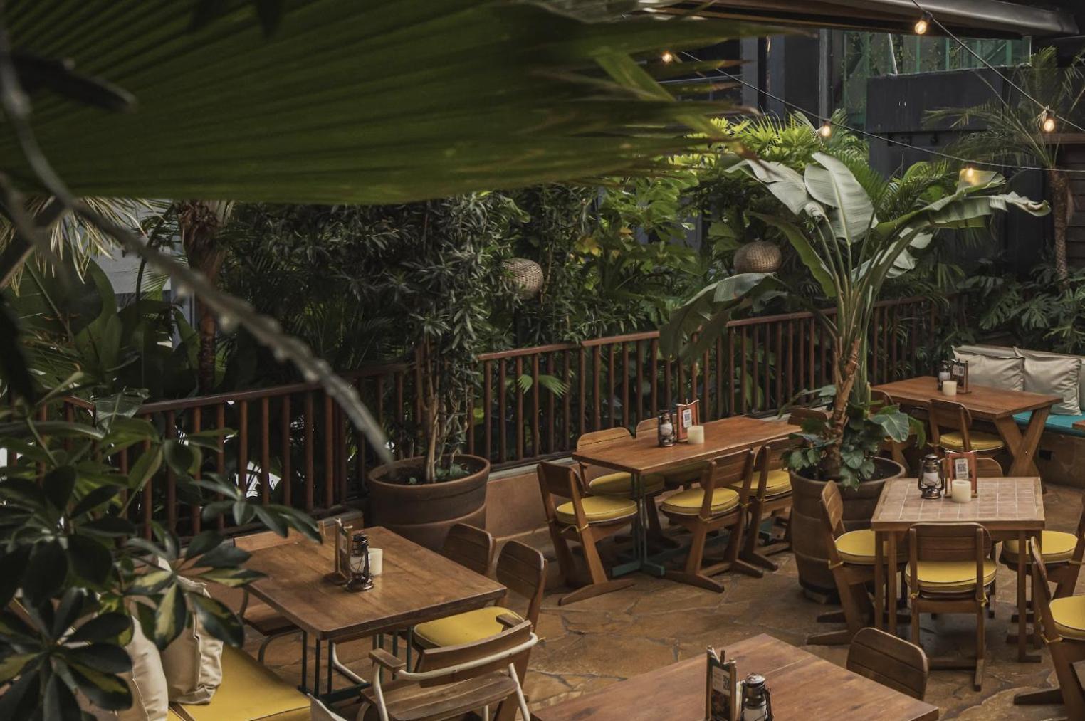 The Click Clack Hotel Medellín Esterno foto The interior of the restaurant