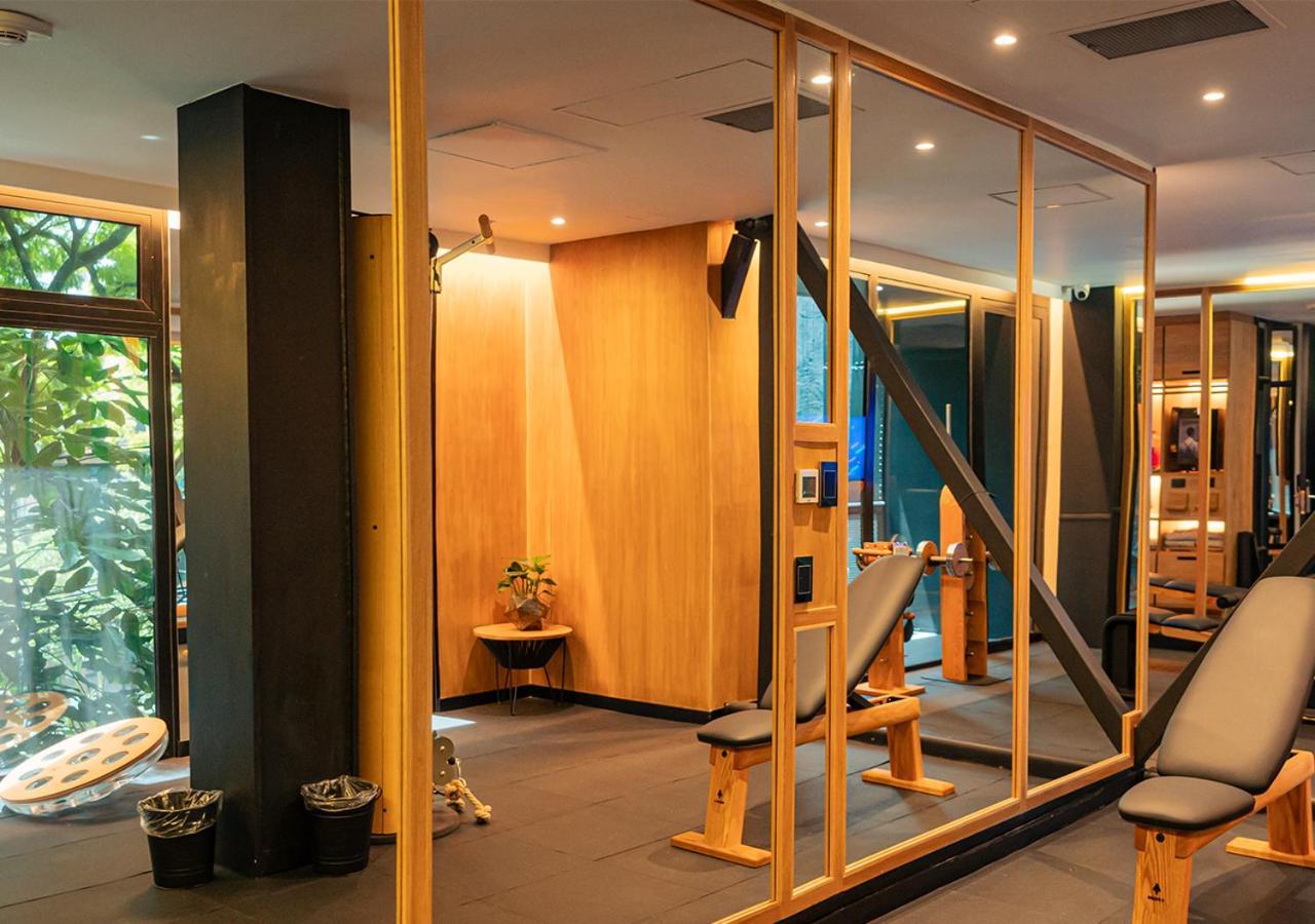 The Click Clack Hotel Medellín Esterno foto The gym at the hotel